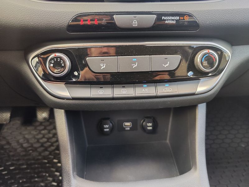 Hyundai i30 1.5 T-GDI/117kW Comfort - fotka 16 z 28