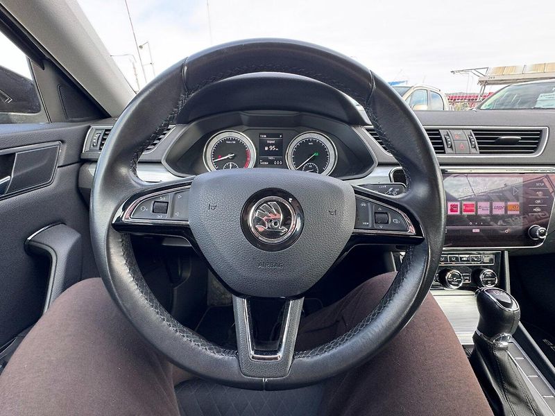 Škoda Superb (2019) 1,5 TSI 110 KW 2. MAJ KM - fotka 24 z 44