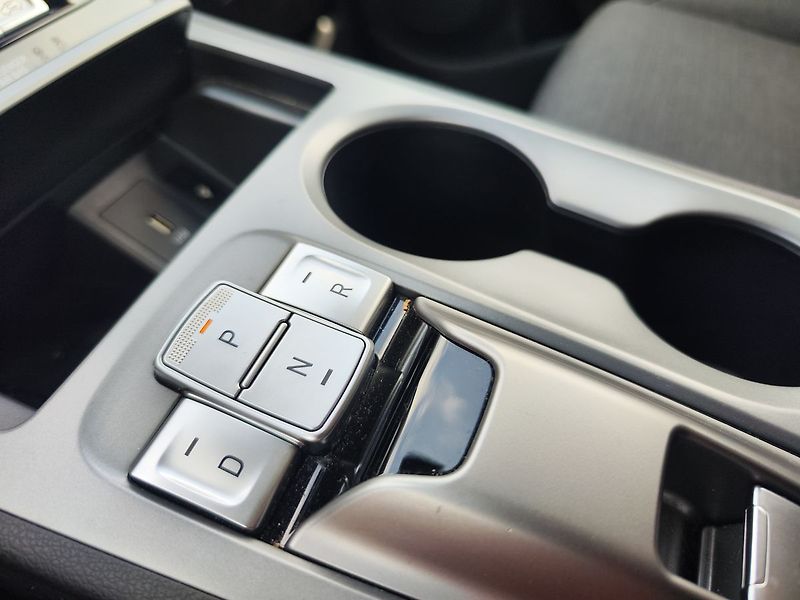 Hyundai Kona EV/150kW 64kWh Style AT - fotka 25 z 35