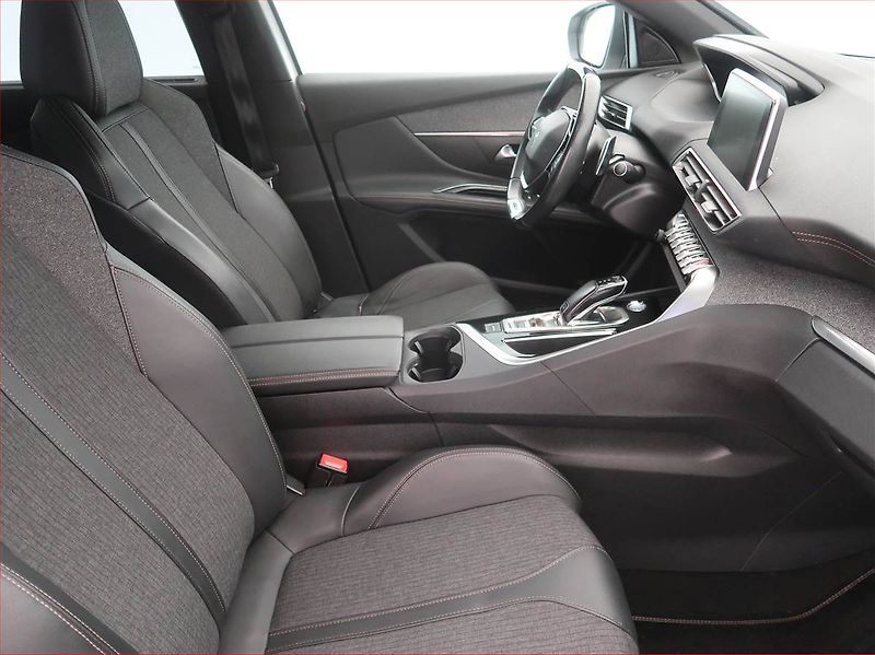 Peugeot 5008 (2019) GT Line 2.0 BlueHDi - fotka 7 z 16