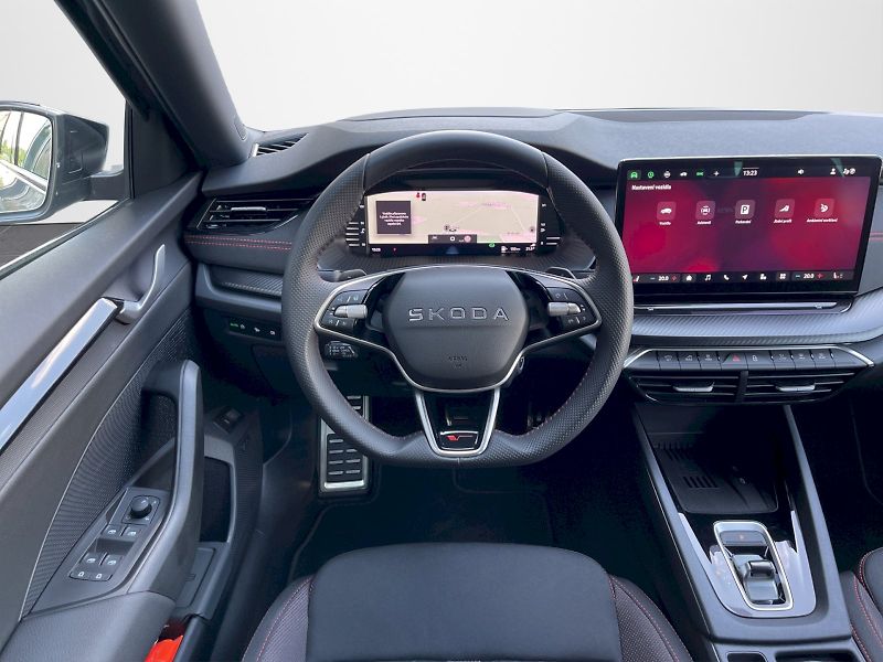Škoda Octavia (2025) 2.0 TSI 195 kW DSG RS - fotka 6 z 34