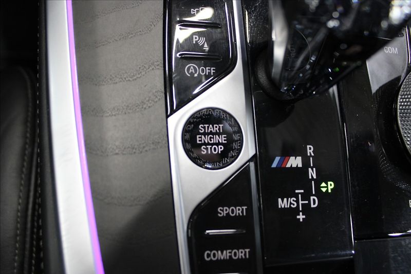 BMW X7 4,4 xDrive M50i - fotka 33 z 40
