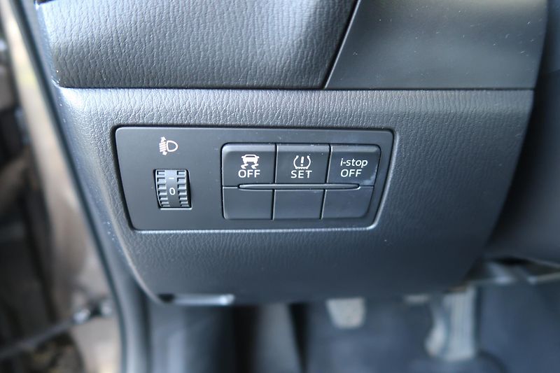 Mazda 3 (2014) HB 1,5 G100, 2 sady kol, ČR - fotka 20 z 28