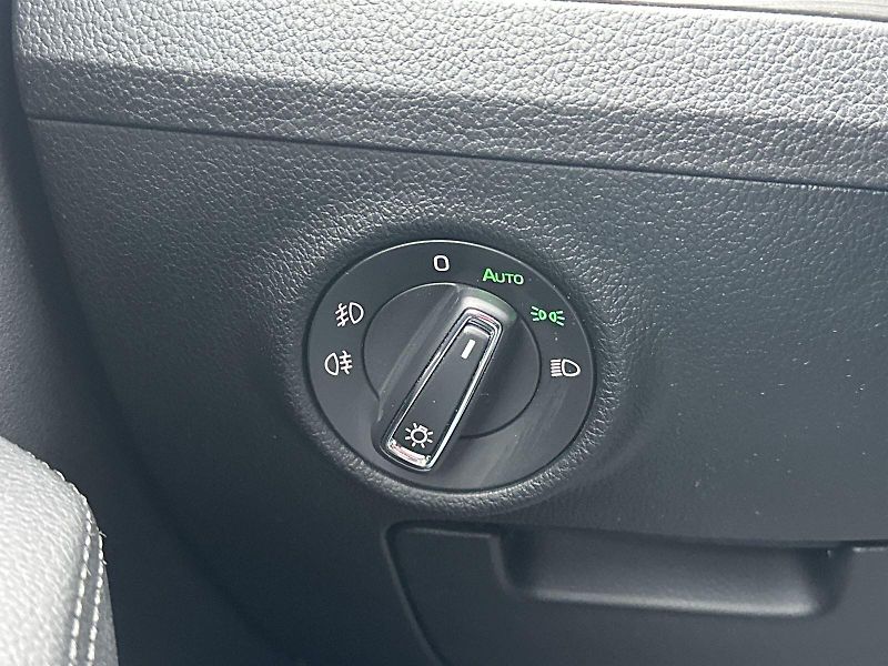 Škoda Superb (2023) Combi 2.0 TDI DSG Style + - fotka 16 z 28