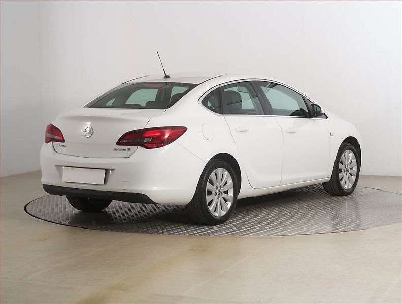 Opel Astra (2015) 1.6 16V, Serv.kniha, Tempomat - fotka 5 z 16