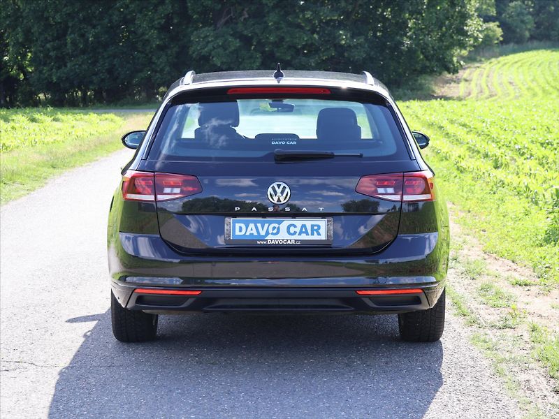 Volkswagen Passat 2,0 TDI 140kW DSG LED Business - fotka 6 z 34