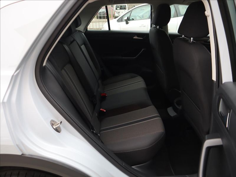Volkswagen T-Roc 1,6 TDi Style LED Webasto Asis - fotka 33 z 39