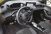 Typický interiér vozů Peugeot