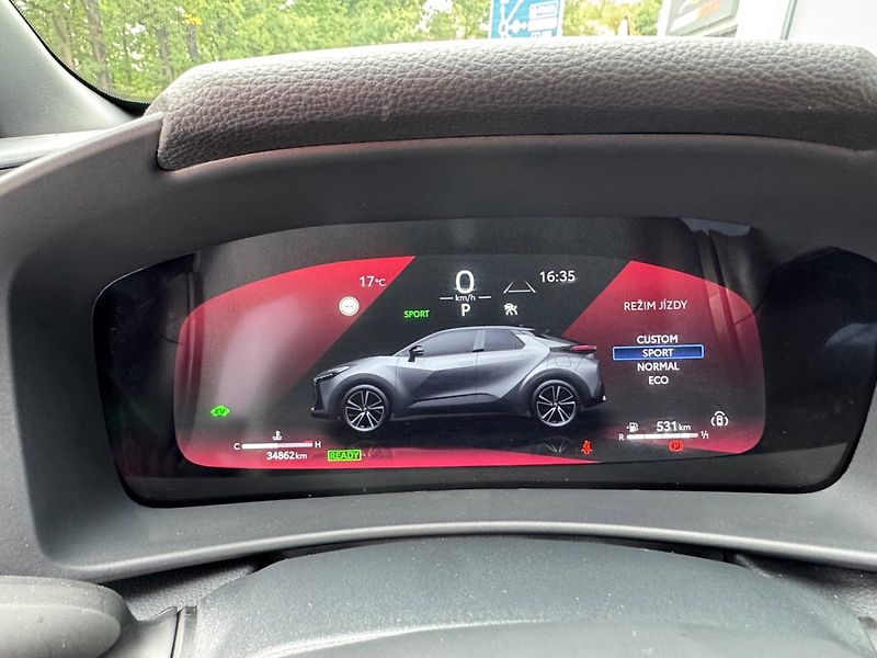 Toyota C-HR (2025) 1.8 Hybrid 140k Executive - fotka 19 z 32