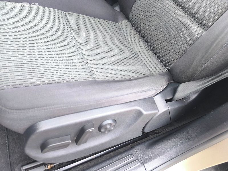 Audi A6 30TDI,MANUÁL,KRÁSNÁ,SERVIS,4X4 - fotka 17 z 22