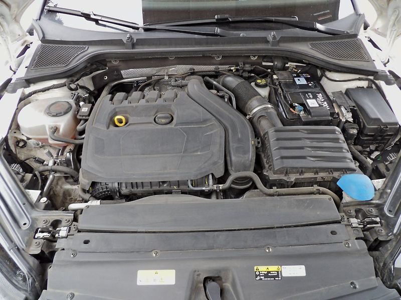 Škoda Octavia 1.5TSI DSG Style+ Tažné ČR DPH - fotka 29 z 33