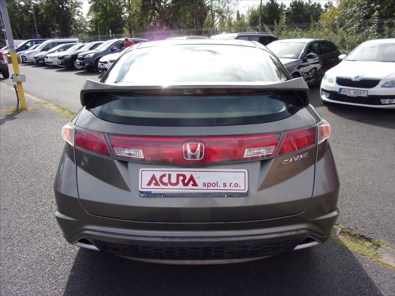 Honda Civic 1,3 i-DSI Comfort - fotka 4 z 24