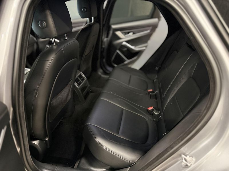 Jaguar XF (2021) 2.0d R-Dynamic, REZERVOVANO - fotka 45 z 56