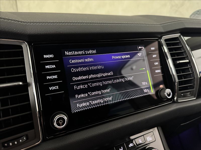 Škoda Kodiaq 2,0 TDi  DSG 4x4 L&K Virtual L - fotka 33 z 49