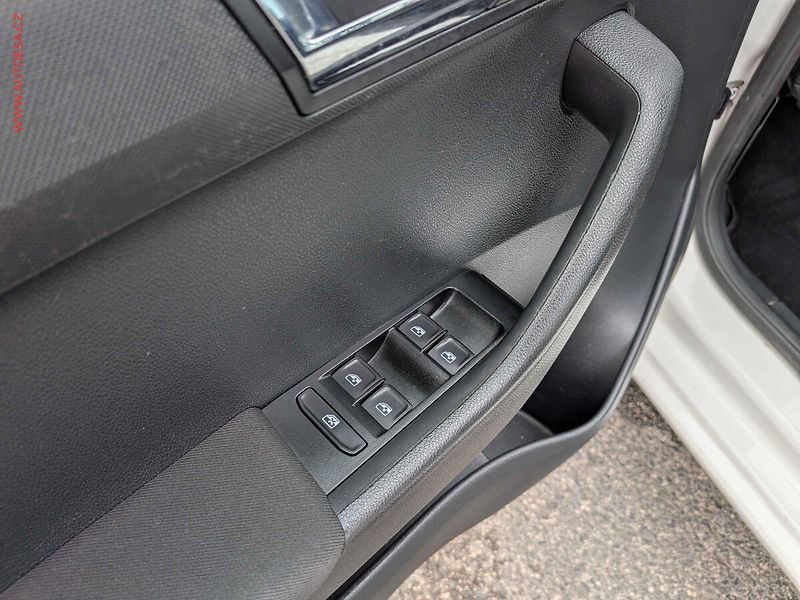Škoda Fabia (2019) 1.0 TSi, ČR, LED, výhřev sed - fotka 9 z 15