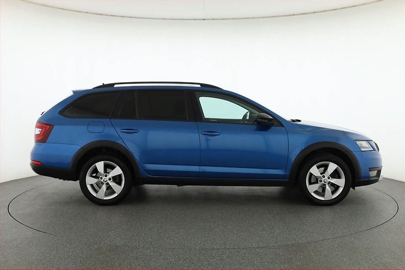 Škoda Octavia (2018) Scout 1.8 TSI, 4X4, Automat - fotka 6 z 20
