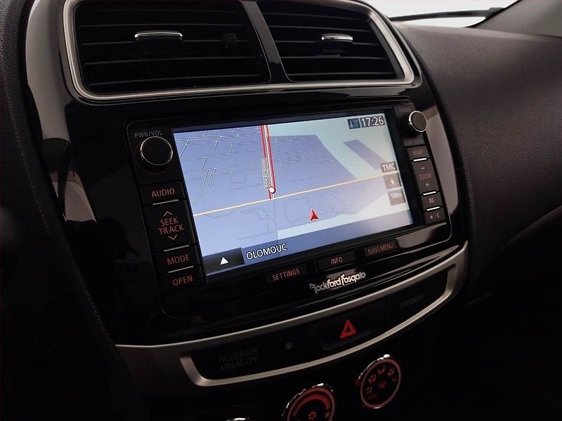 Mitsubishi ASX (2015) 1.8 DI-D MIVEC, 4X4 - fotka 13 z 22