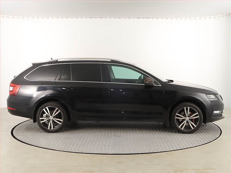 Škoda Octavia (2018) 1.5 TSI, Navi, Tempomat - fotka 6 z 18