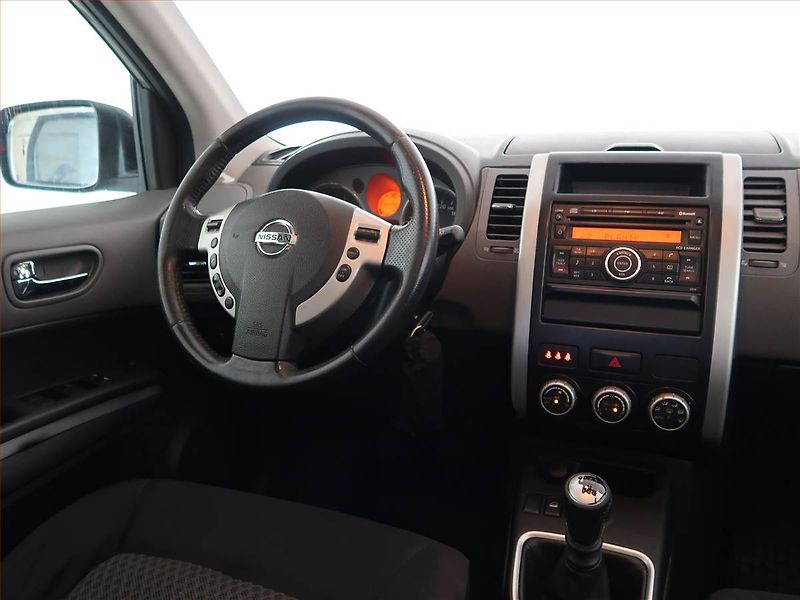 Nissan X-Trail (2008) 2.0 dCi, 4X4, Tažné - fotka 7 z 14
