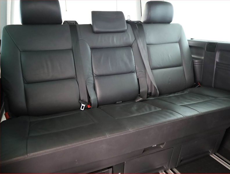 Volkswagen Multivan (2010) Comfortline 2.0 TDI 4Motion - fotka 15 z 17
