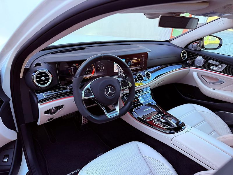 Mercedes-Benz Třídy E E 63 S 4MATIC+, ČR, 1.Maj - fotka 19 z 39