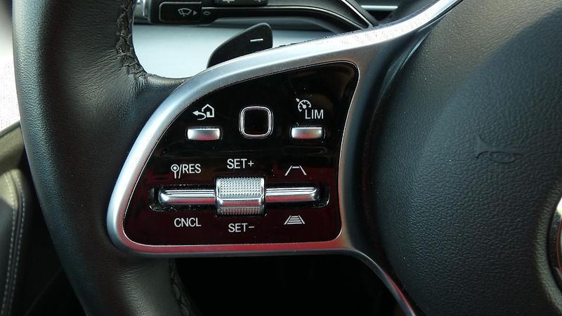 Mercedes-Benz GLE 300d 4Matic - fotka 11 z 26