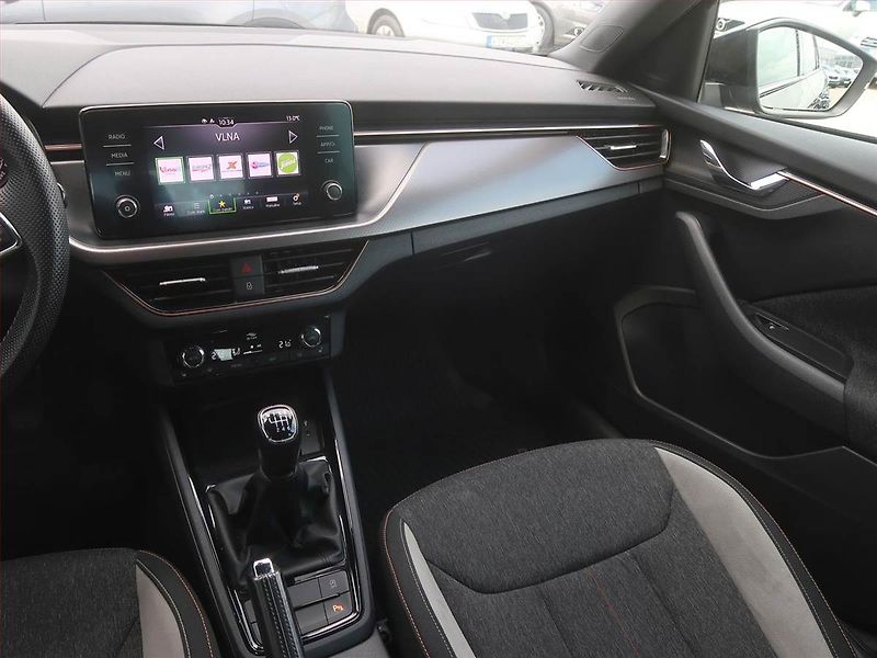 Škoda Kamiq (2023) Style 1.0 TSI, Serv.kniha - fotka 8 z 16