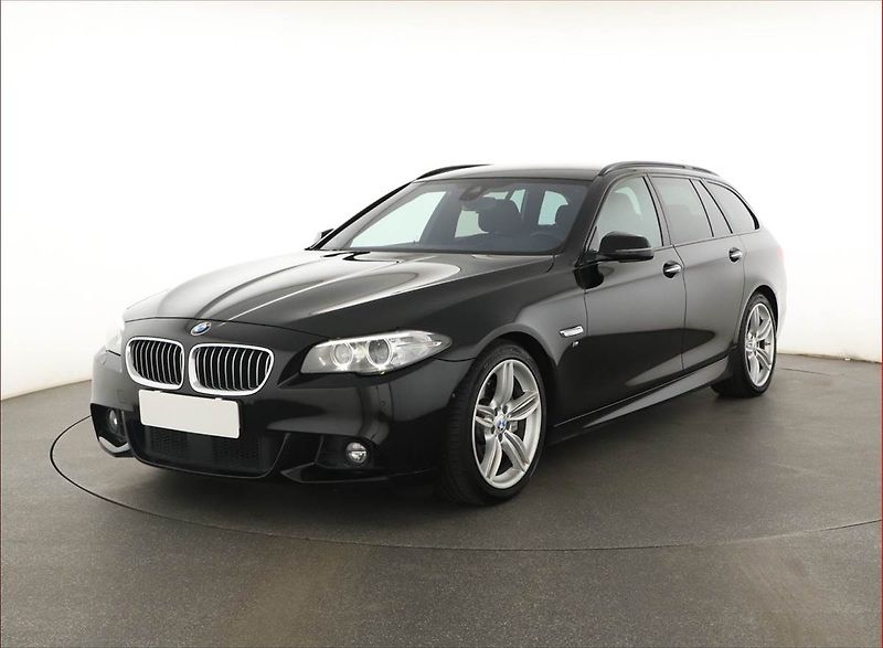 BMW Řada 5 (2017) M Sport 530d, Automat - fotka 2 z 20