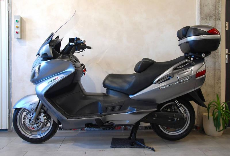 Suzuki Burgman 650 Executive (2007) - fotka 14 z 21