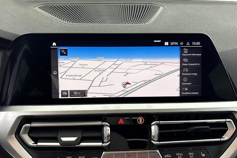BMW Řada 3 330d xDrive - fotka 18 z 26