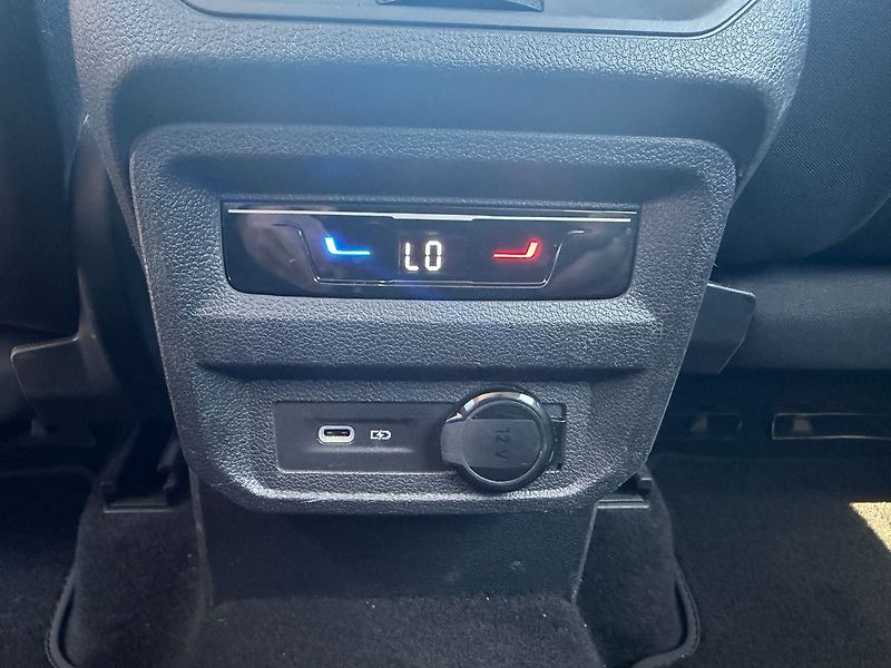Volkswagen Tiguan Elegance 2,0TDI 110kW 4x4 DSG - fotka 17 z 23