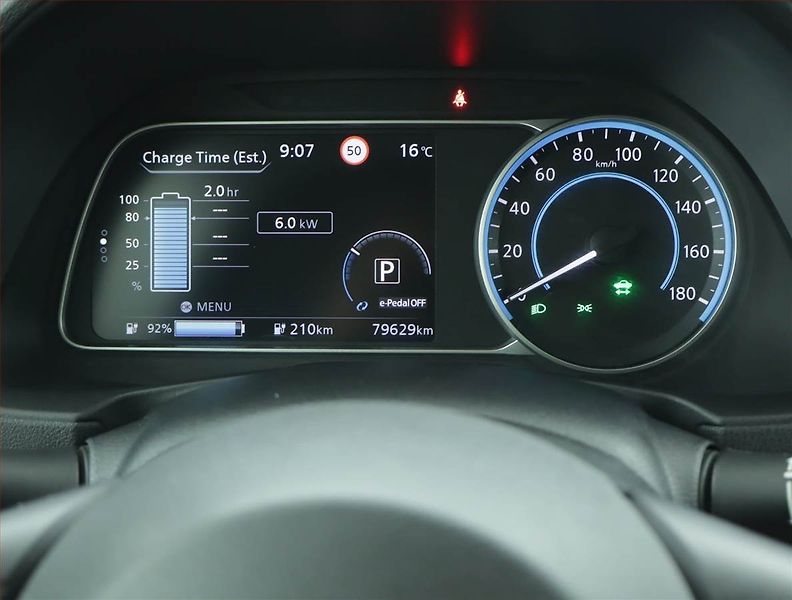 Nissan Leaf (2022) 40 kWh, SoH 89%, Automat - fotka 10 z 18
