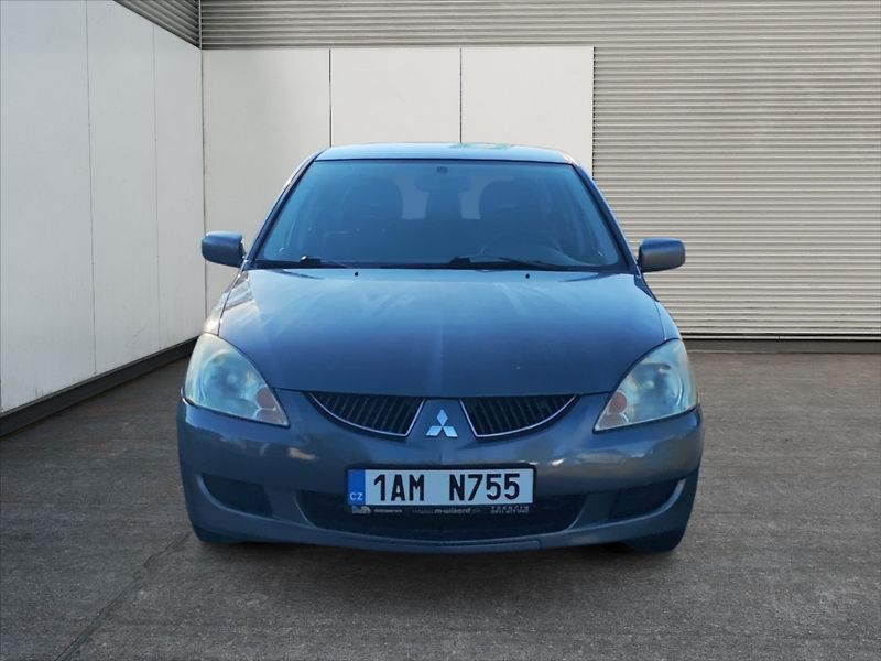 Mitsubishi Lancer 1,6 i - fotka 3 z 11