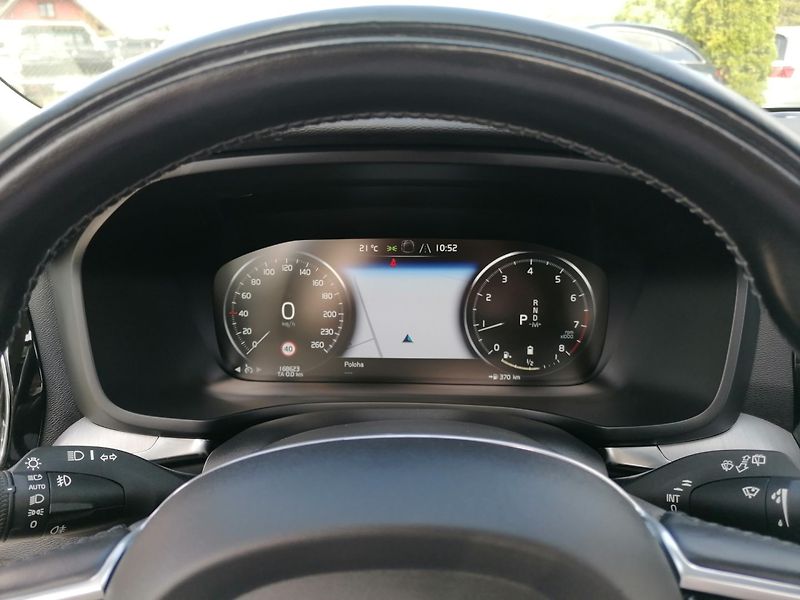 Volvo V60 (2021) 2.0 B3 MHEV A/T 120kW - fotka 9 z 36