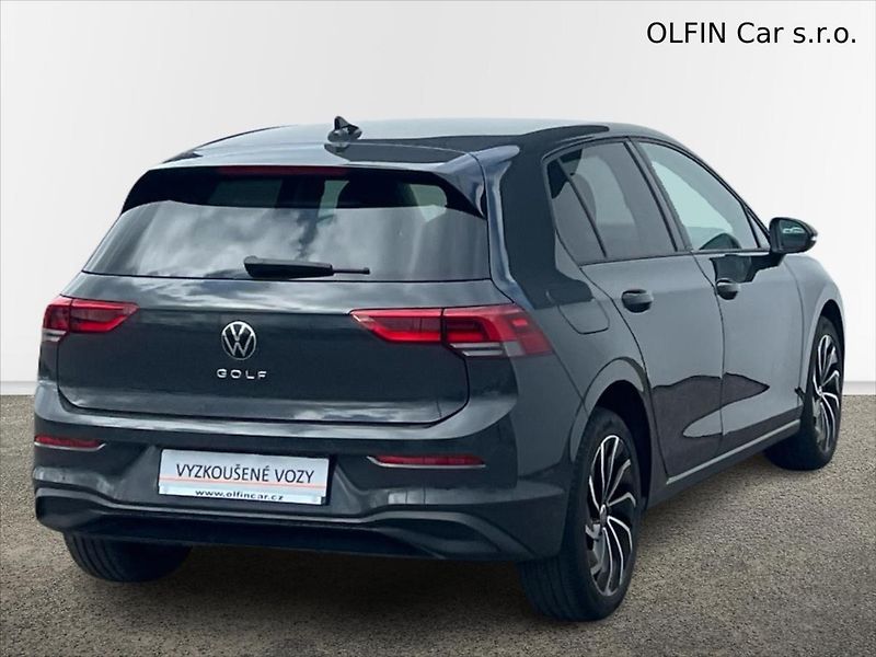 Volkswagen Golf 1,5 TSi 96 kW LIFE  REZERVACE - fotka 2 z 24