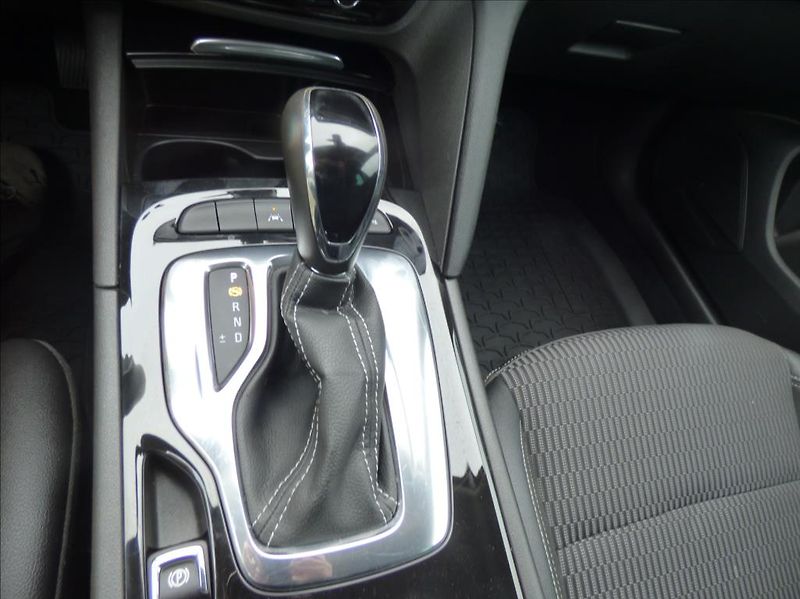 Opel Insignia 2,0 CDTi  Business Edition - fotka 20 z 39