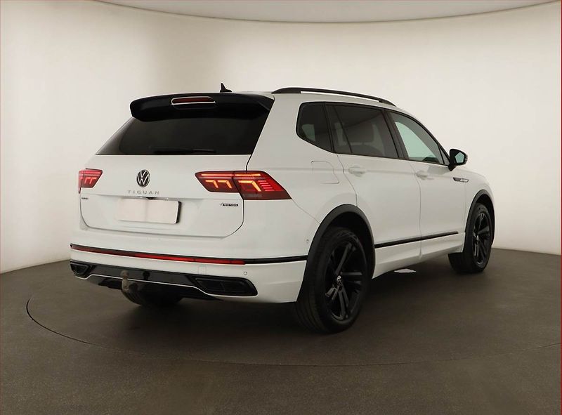 Volkswagen Tiguan Allspace (2022) 2.0 TDI - fotka 5 z 28