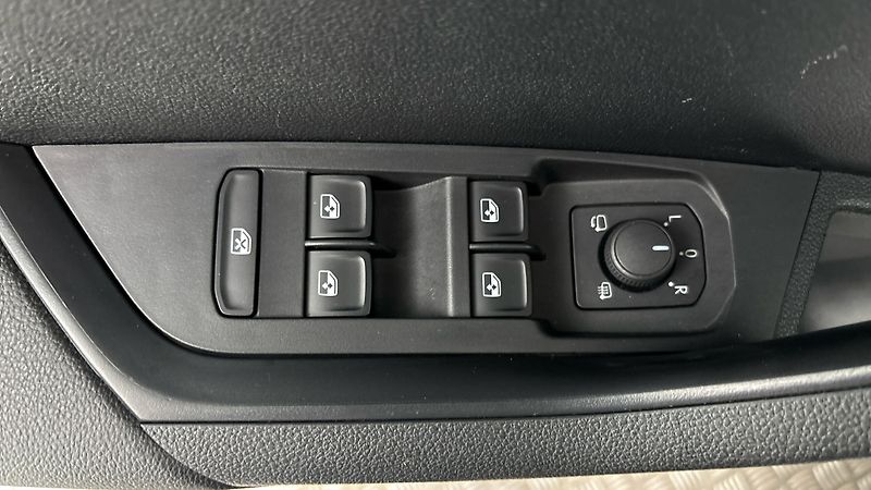 Škoda Karoq 2.0 TDI DSG 4x4 Style - fotka 21 z 30