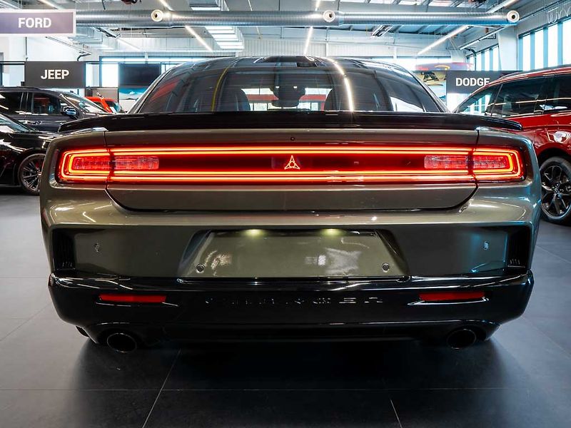 Dodge Charger (2026) 3.0 Scat Pack 4D AWD 550HP - fotka 4 z 36