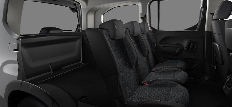 Peugeot Rifter (2026) LONG ALLURE DIESEL 130 MAN6 - fotka 8 z 9