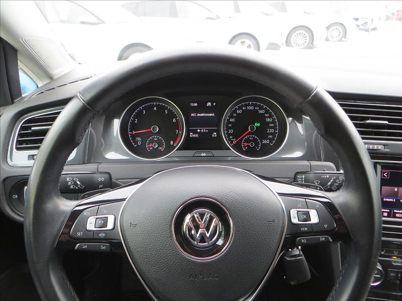 Volkswagen Golf 1,0 TSI 85kW Comfortline DSG - fotka 21 z 24