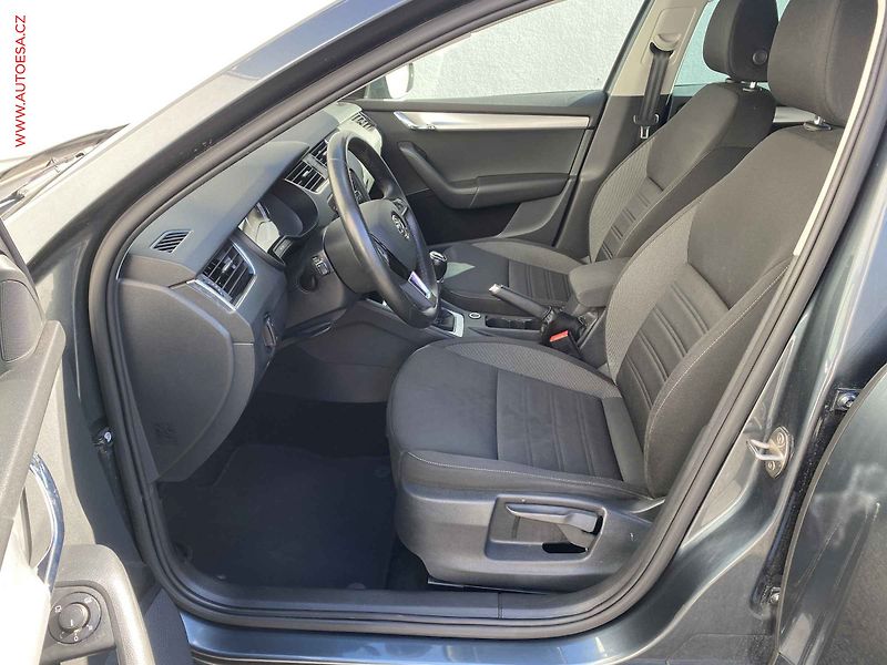 Škoda Octavia (2019) 1.6 TDi, Ambition, navi - fotka 9 z 17