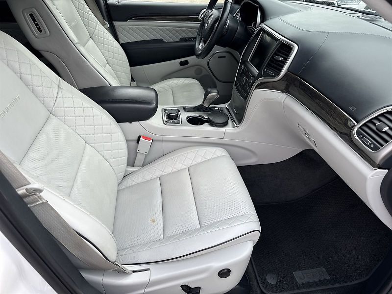 Jeep Grand Cherokee (2017) 3.0 CRD AWD Aut. Summit - fotka 9 z 35