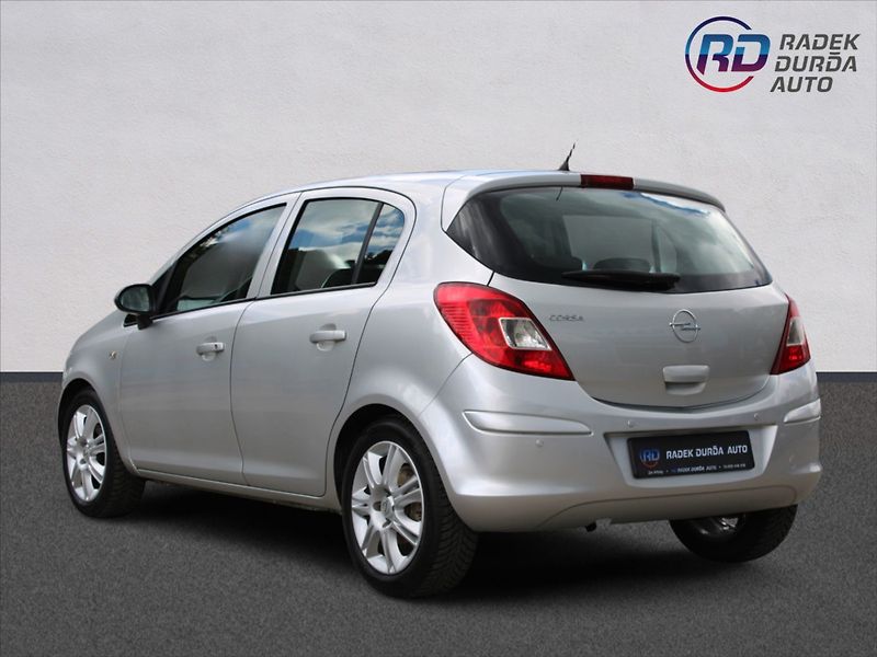 Opel Corsa 1,4 i  KLIMATIZACE, TEMPOMAT - fotka 7 z 24