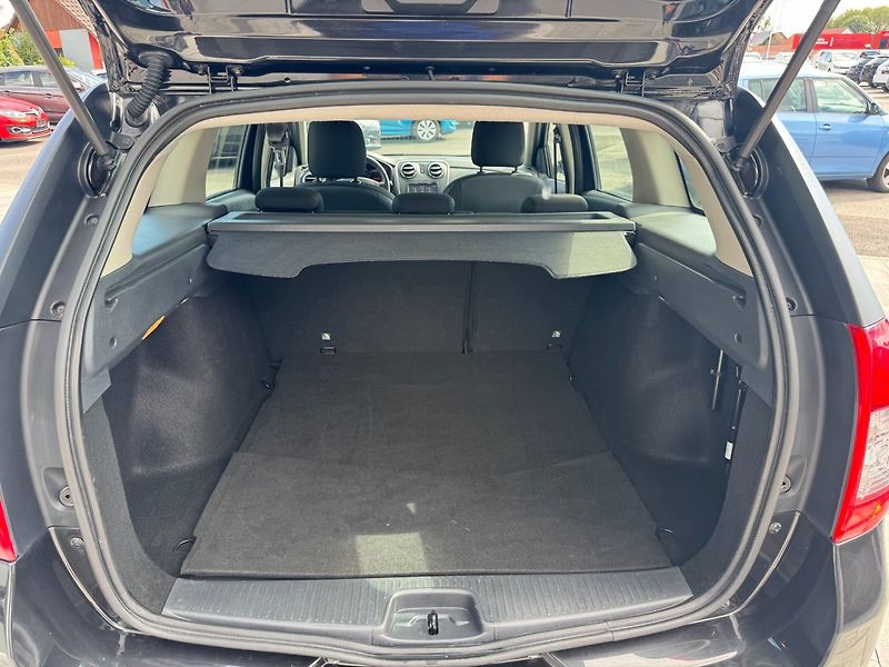 Dacia Logan (2015) MCV 1.5dCi 66kW - fotka 21 z 31