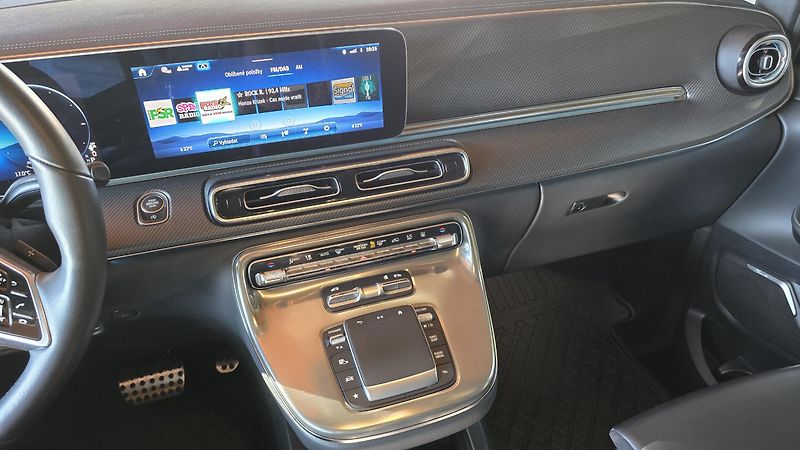 Mercedes-Benz Třídy V (2024) V 300 d 4MATIC EXCLUSIVE - fotka 17 z 49