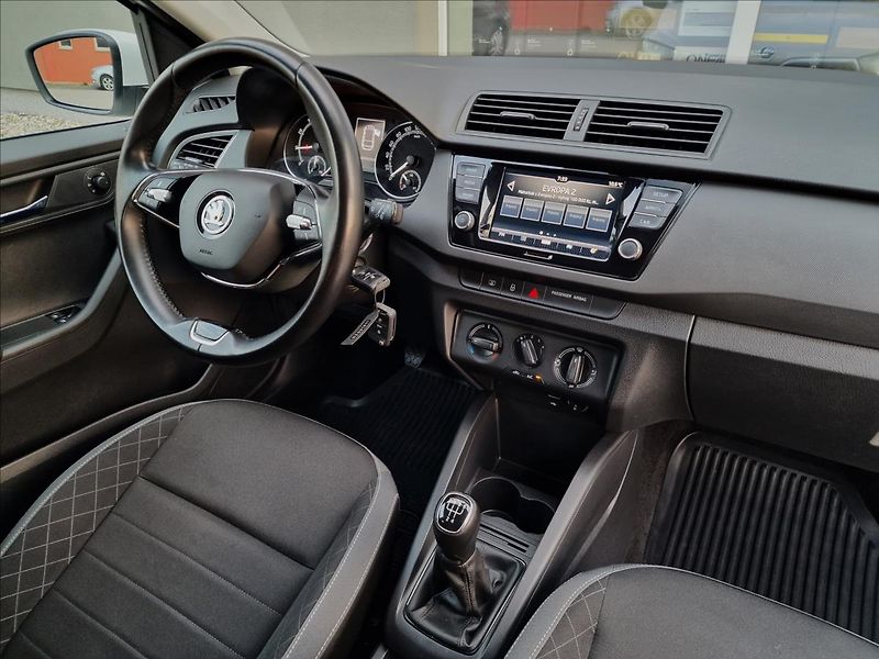 Škoda Fabia 1.0 TSI 70kW Combi Tour,1.Maj - fotka 36 z 47