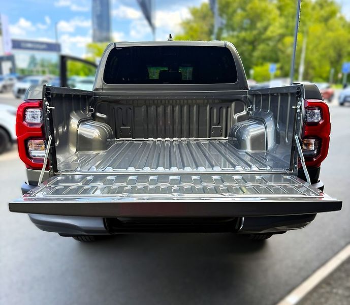 Toyota Hilux Invincible - fotka 7 z 9