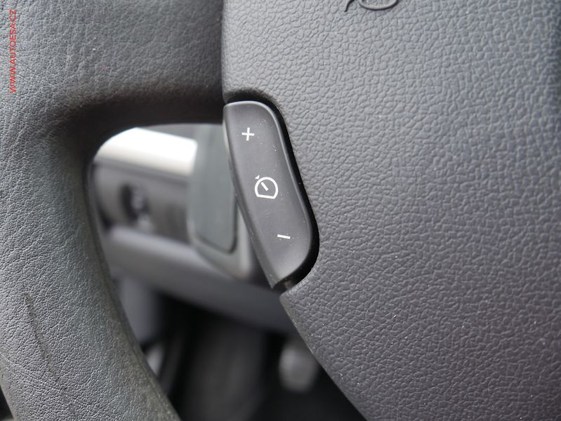 Renault Clio (2011) 1.2i, AC, temp - fotka 12 z 18