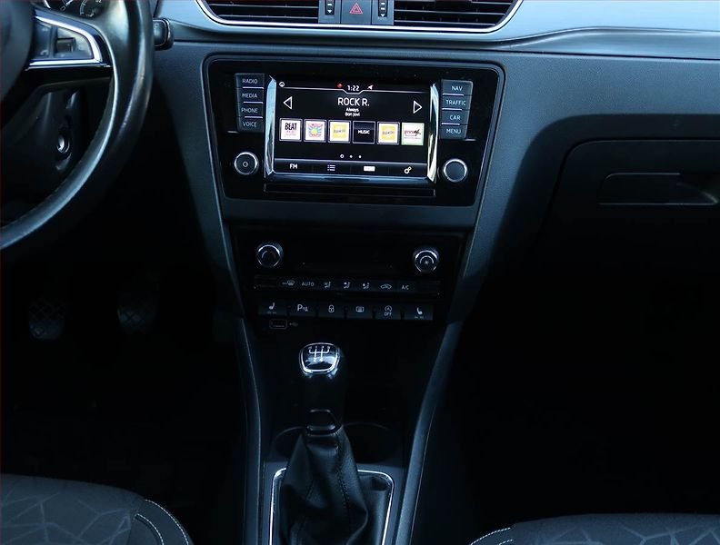 Škoda Rapid (2018) Spaceback 1.4 TDI, Xenony - fotka 12 z 16